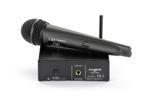 AKG WMS40 Mini Vocal Set BD US45A (660.700) вокальная радиосистема с приёмником SR40 Mini и ручным передатчиком с капсюлем D88 фото 5