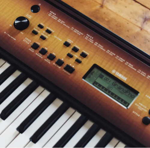 Yamaha PSR-E360 Maple синтезатор с автоаккомпанементом, 61 клавиша, 32 полифония, 400 тембров фото 4