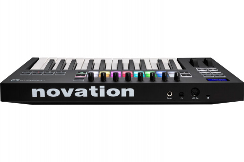NOVATION Launchkey 25 MK3 миди-клавиатура, 25 клавиш, Pitch/Mod контроллеры, полноцветные пэды, питание от USB фото 4