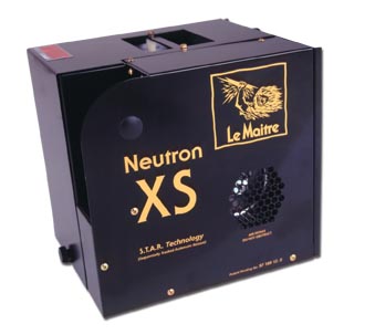 LE MAITRE NEUTRON XS PRO HAZER генератор тумана непрерывного действия бесшумный потребление 250 Вт управление на корпусе устройства (DMX модуль - опци