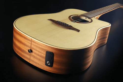 LAG T-70D CE Электро-акустическая гитара, Дредноут с вырезом и пьезодатчиком, цвет натуральный фото 3
