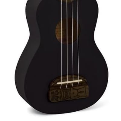 KOHALA KT-SBK укулеле, сопрано, серия TIKI, корпус липа, фигурная подставка, цвет черный фото 5