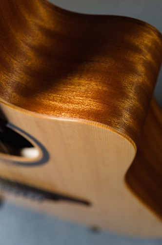 LAG T-70D CE Электро-акустическая гитара, Дредноут с вырезом и пьезодатчиком, цвет натуральный фото 13