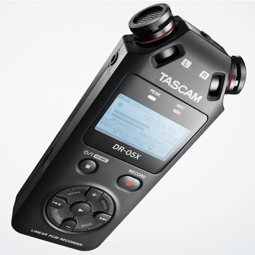 Tascam DR-05x Портативный цифровой диктофон/2x2 аудиоинтерфейс/USB микрофон конденсаторные стерео микрофоны, 24 бит / 96 кГц. фото 3