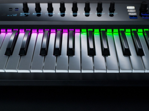Native Instruments Komplete Kontrol S25 25 клавишная полувзвешенная динамическая MIDI клавиатура с п фото 5