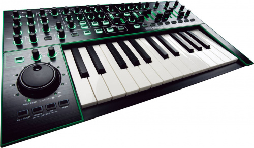 ROLAND AIRA System-1 перформанс синтезатор 25 клавиш, 4 голоса, питание AC адаптер 850 mA фото 3