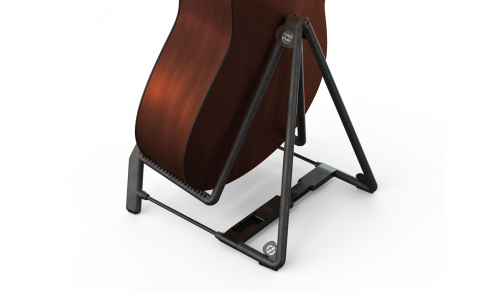 K&M 17580-014-55 стойка Heli 2 для акустической гитары, чёрная, 340 мм, 2 медиатора в комплекте фото 3