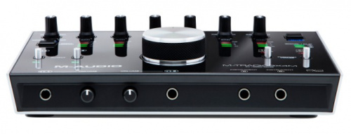 M-Audio M-Track 8X4M USB аудио интерфейс, 24бит/192кГц, 4xXLR/TRS комбинированных входа с фантомным фото 3