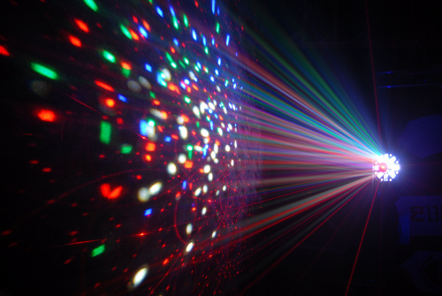 CHAUVET-DJ Swarm 5 FX светодиодный многолучевой эффект с встроенным лазером. 5х3Вт светодиода (R+G+B+A+W), встроенный лазер Green50mW+Red100mW, управл фото 3