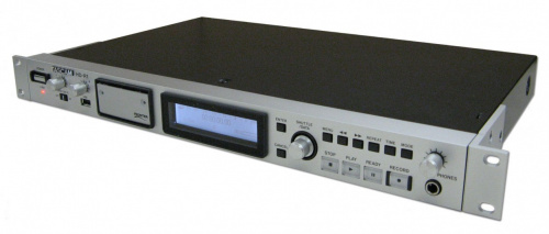 Tascam HD-R1 2-канальный рекордер- плеер CF/USB (PCM: 44.1/48/88.2/96 кГц, MP3: 44,1/48 кГц), Балансный микрофонно/линейный вход/выход XLR с переключа фото 3