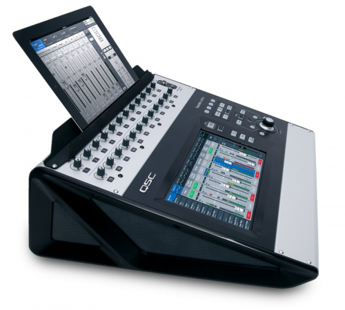 QSC Touchmix-30PRO Цифровой сенсорный микшер 24 микр./лин. входа, 6 стерео входов, 14 AUX фото 3