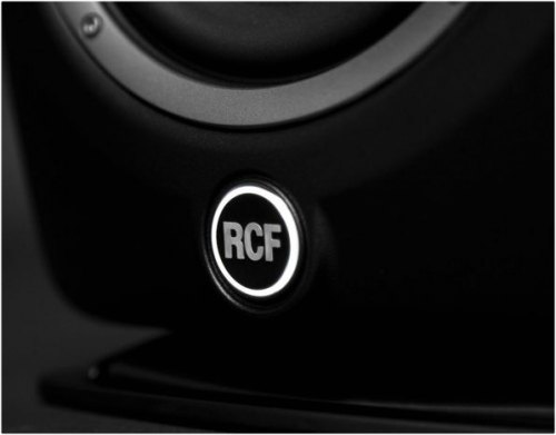 RCF MYTHO 8 (13000195) Активный студийный двухполосный монитор 300 Вт, усилители: 200+100 Вт, 35 Гц - 20 кГц, 116 дБ, динамики: neo 8" + 1", рупор 110 фото 6