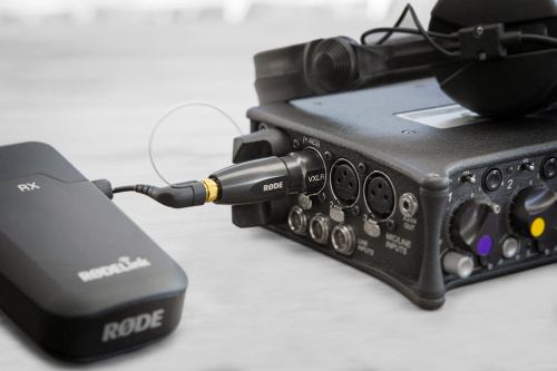 RODE VXLR+ адаптер фантомного питания 9-52В с разъёмом XLR-M для микрофонов с разъемом стерео миниджек 3,5мм(TRS) фото 4