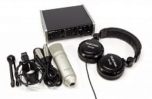 TASCAM US-2x2TP комплект из интерфейса US-2x2, наушников TH-02 и конденсаторного микрофона TM-80 с подвесом.