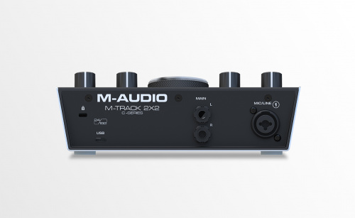M-Audio M-Track 2X2 Vocal Studio Pro Комплект включающий в себя USB аудио интерфейс M-Track 2X2, нау