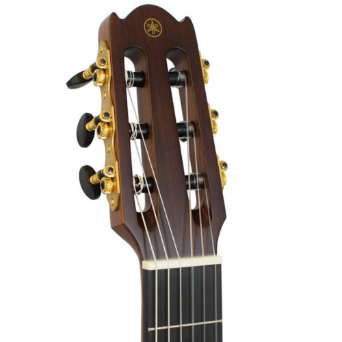 Yamaha NCX3C NT Электроакустическая классическая гитара, верхняя дека из массива кедра фото 2