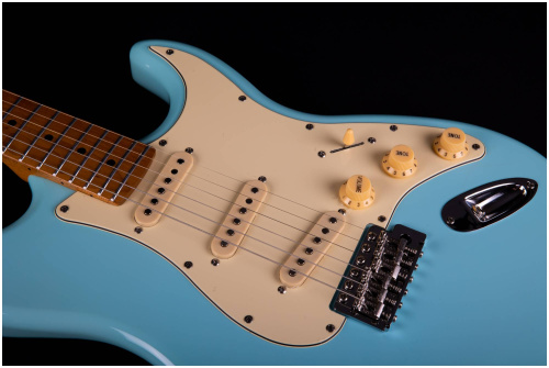 JET JS-300 BL электрогитара, Stratocaster, корпус липа, 22 лада,SSS, tremolo, цвет Sonic blue фото 5