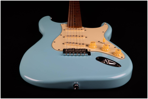 JET JS-300 BL электрогитара, Stratocaster, корпус липа, 22 лада,SSS, tremolo, цвет Sonic blue фото 12