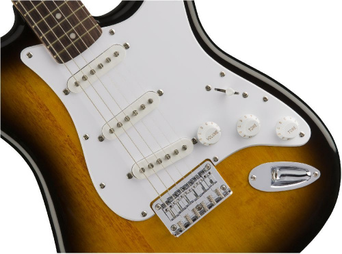 Squier (A) Stratocaster Pack, Laurel Fingerboard, Brown Sunburst, Gig Bag, 10G Комплект: электрогитара (санберст) + к фото 5