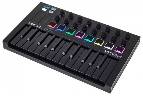 Arturia MiniLab mkII Deep Black Edition 25 клавишная низкопрофильная, динамическая MIDI мини-клавиатура, 16 энкодеров, 8 RGB пэдов, сенсорные регулято