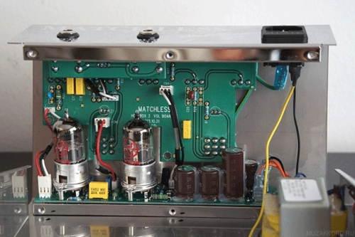 MATCHLESS HB-SLVR Hot Box III предусилитель для электрогитары напольный ламповый двухканальный фото 3
