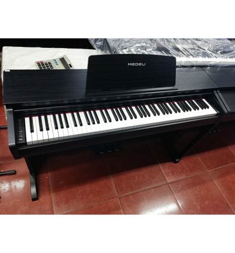 Medeli DP260 Цифровое пианино, 88 клавиш, механика взвешенная молоточковая, 20 голосов, динамики 2*10Вт, цвет корпуса - черный фото 3