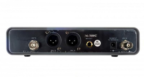 B&G IU-208 Радиосистема вокальная, UHF 500-980MHz, PPL 2000 переключаемых частот, Led дисплей, 2 руч фото 2