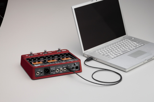 Zoom B3 мульти педаль эффектов для бас гитары с встроенным эмулятором кабинета/БП в комплекте фото 4