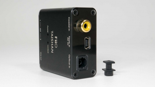 FIIO D03K ЦАП. Частотный диапазон: 20Гц-20кГц. Вход: Mini USB Тип B, коаксиальный, оптический. Отношение сигнал/шум ≥95 дБ.Выход: 3.5мм, RCA. В компле фото 5