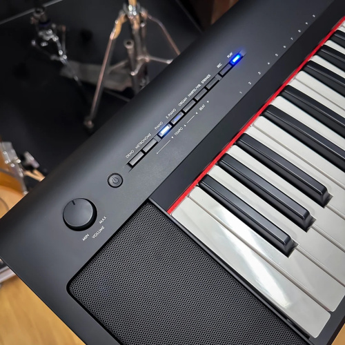 Yamaha NP-35B Piaggero цифровое пианино, 76 клавиш, 64 полифония, 15 тембров, 6 типов ревербер фото 3