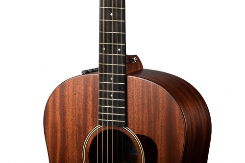 TAYLOR AMERICAN DREAM SERIES AD27e - электроакустическая гитара формы Grand Pacific, цвет - натуральный, топ - массив махагони, фото 2