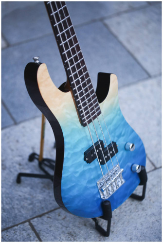 FLIGHT Mini Bass TBL электроукулеле бас, цвет transparent blue, чехол в комплекте фото 11