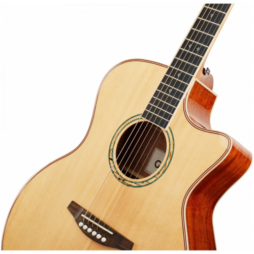 TOM GA-C2 акустическая гитара в корпусе гранд аудиториум с вырезом, верхняя дека массив ели, кор фото 3