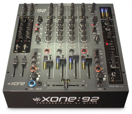 ALLEN&HEATH XONE:92 DJ-микшер, 2 микрофонных, 4 двойных стерео входа phono