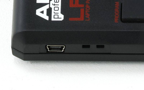 AKAI PRO LPD8 портативный USB/MIDI-контроллер, 8 чувствительных пэдов, 8 регуляторов Q-Link, питание по USB фото 8