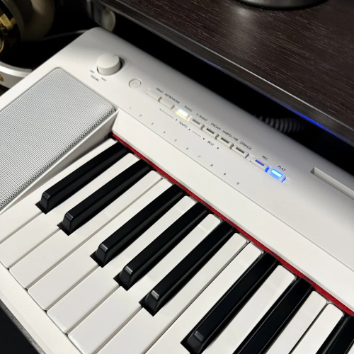 Yamaha NP-15WH Piaggero цифровое пианино, 61 клавиша, 64 полифония, 15 тембров, 6 реверберация фото 4