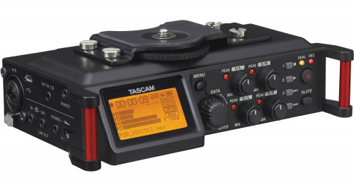 TASCAM DR-70D, портативный 4-канальный рекордер на карты памяти SD/SDHC для DLSR. фото 2