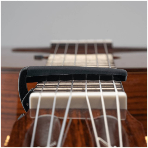 PLANET WAVES PW-CP-19 каподастр для акустической гитары и электрогитары, серия PRO+, черный фото 2
