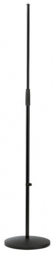 K&M 26010-300-55 прямая микрофонная стойка, круглое основание, высота 870-1575 мм, цвет черный
